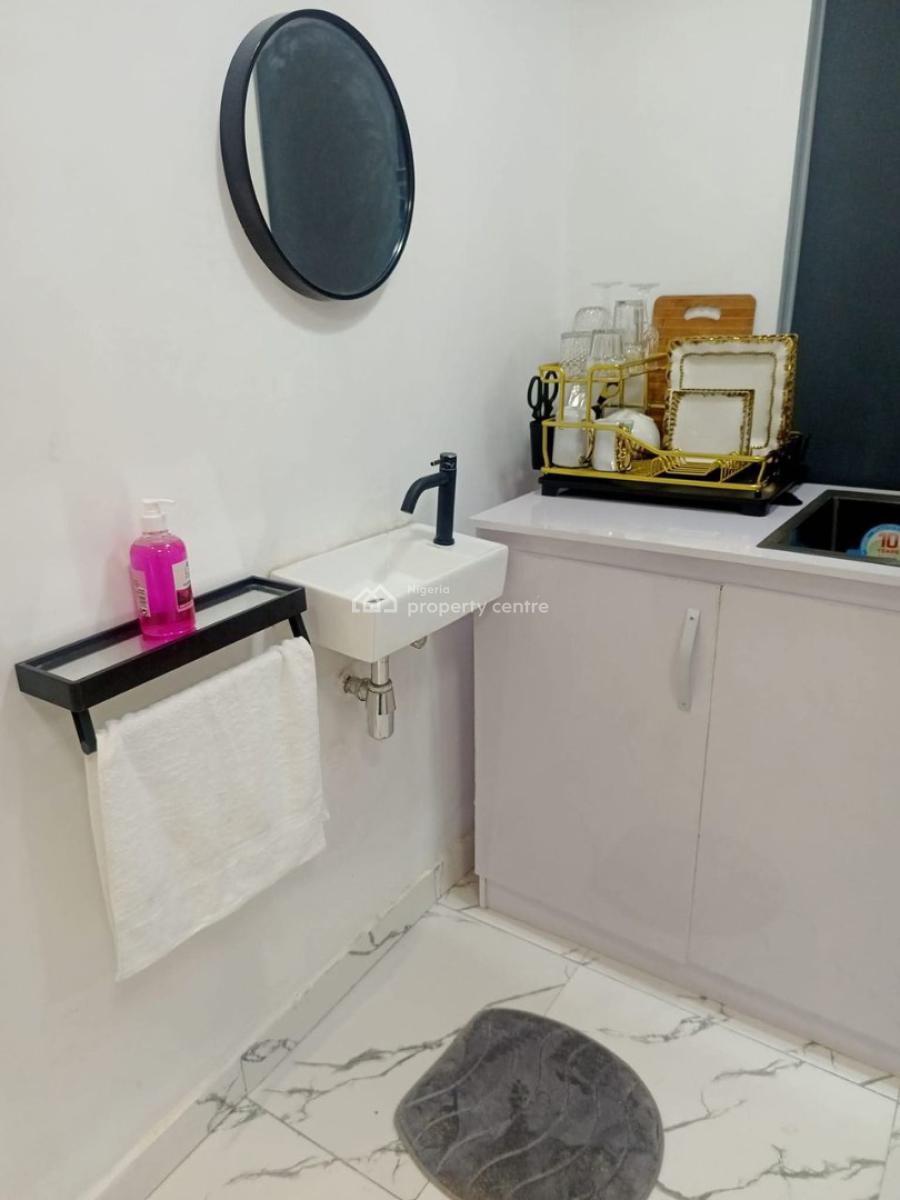 *furnished 2 Bedroom Apartment, Pinnacle Filling Station Maruwa Lekki Phase One, Ikate, Lekki, Lagos, Flat / Apartment for Rent