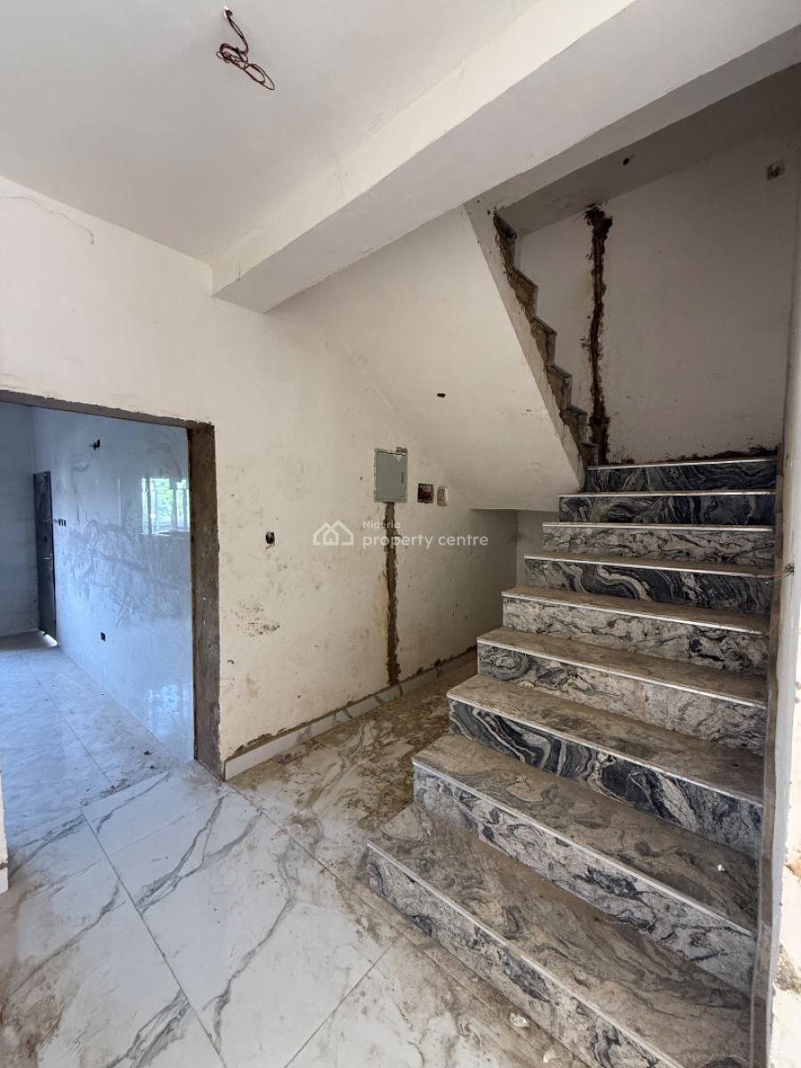 Distress 4 Bedroom Terrace Duplex, Mabushi, Abuja, Terraced Duplex for Sale