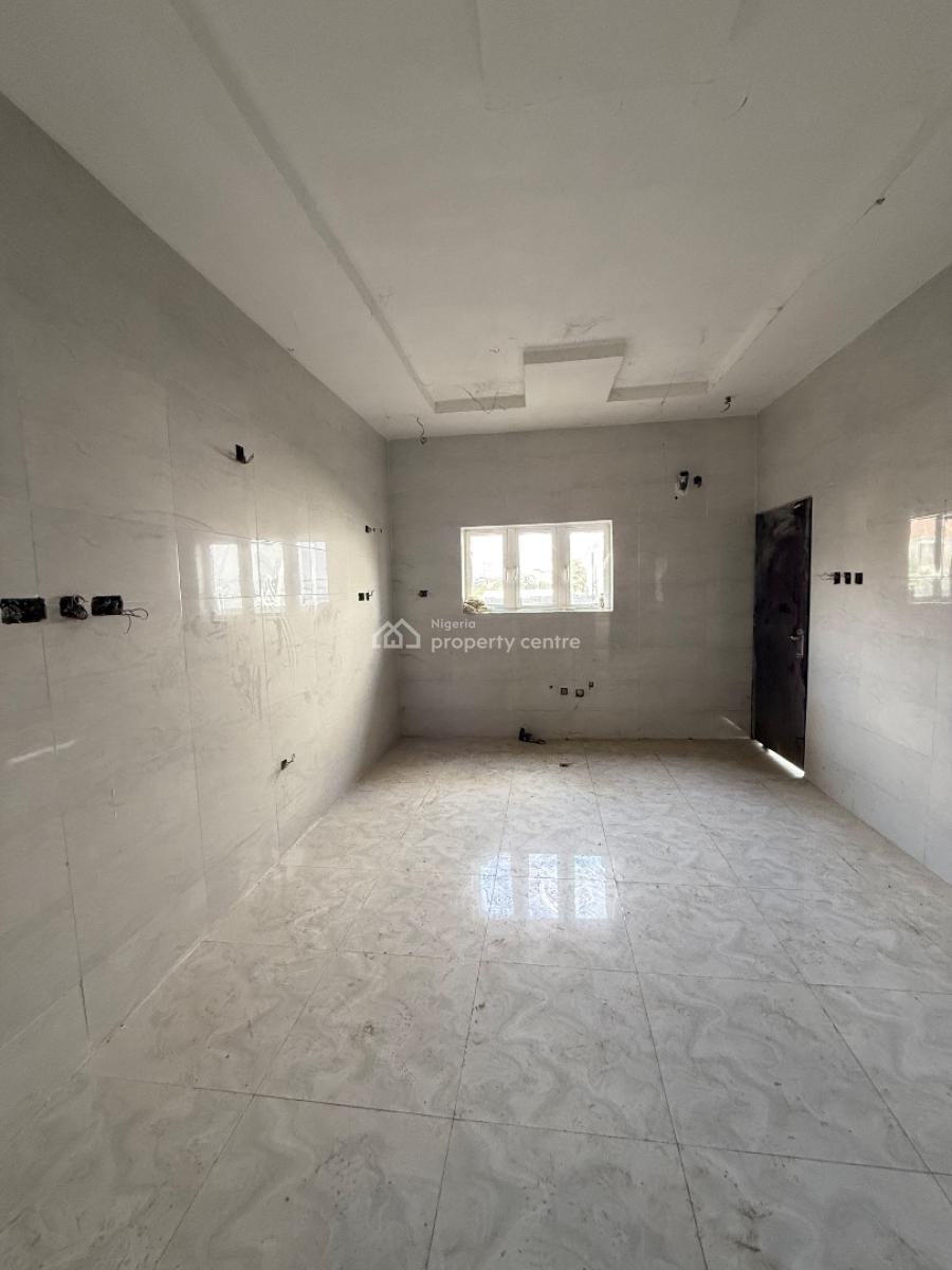 Distress 4 Bedroom Terrace Duplex, Mabushi, Abuja, Terraced Duplex for Sale