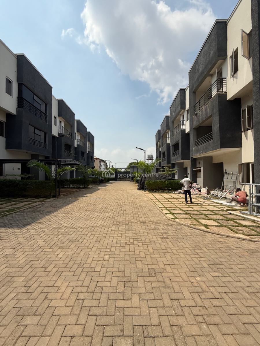 Distress 4 Bedroom Terrace Duplex, Mabushi, Abuja, Terraced Duplex for Sale