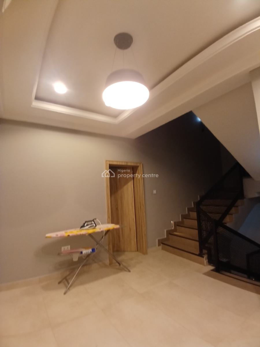 Well Built 4 Bedroom Terrace Duplex with 1room Bq, Guzape Abuja Diplomatic Zone, Guzape District, Abuja, Terraced Duplex for Sale