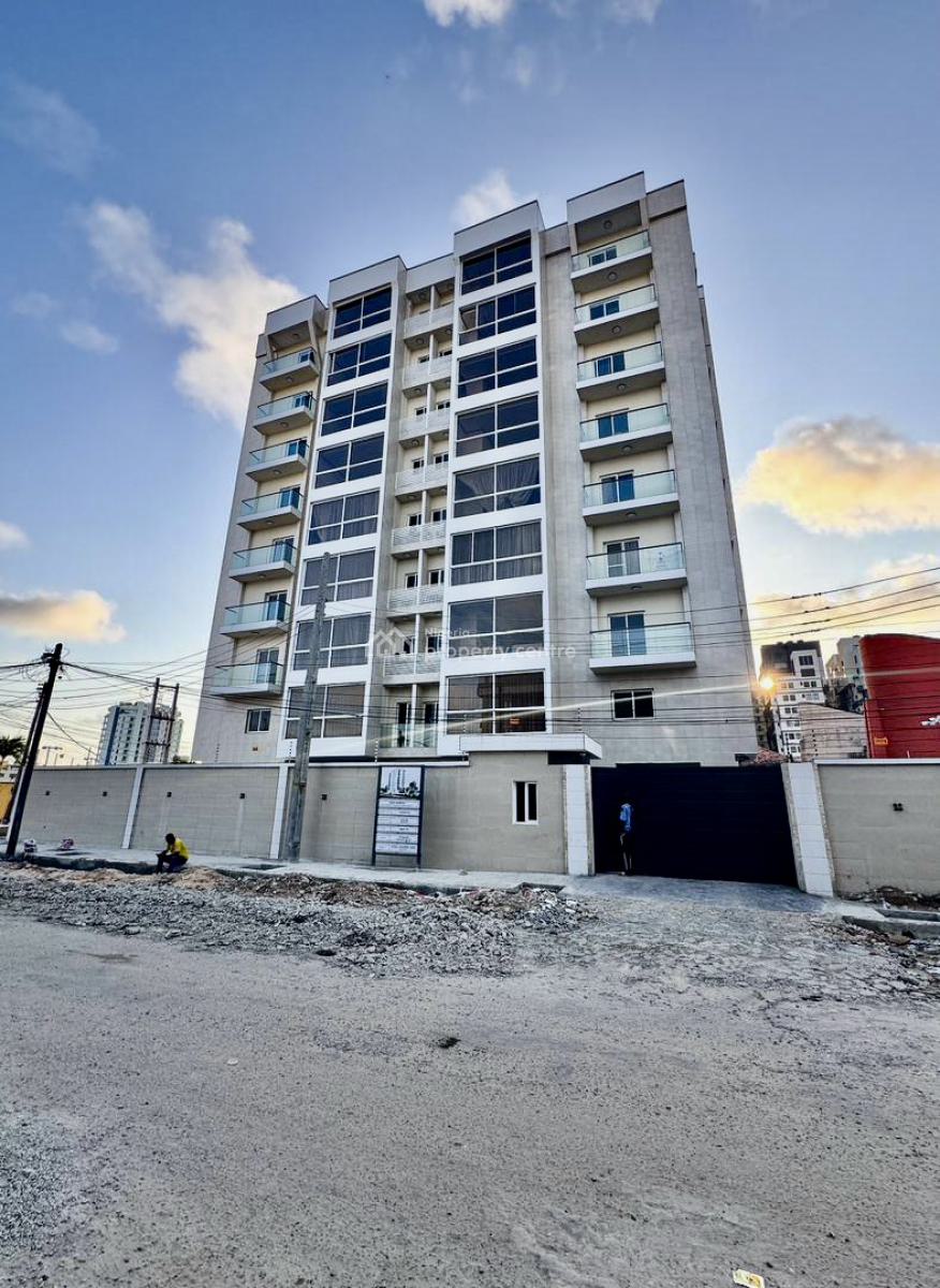 a Well Well Built 2 Bedroom Apartment with Good Finishing  ,gym & Pool, Victoria Island (vi), Lagos, Flat / Apartment for Sale