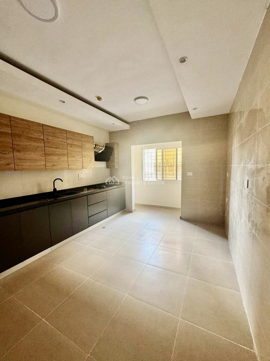 a Well Well Built 2 Bedroom Apartment with Good Finishing  ,gym & Pool, Victoria Island (vi), Lagos, Flat / Apartment for Sale