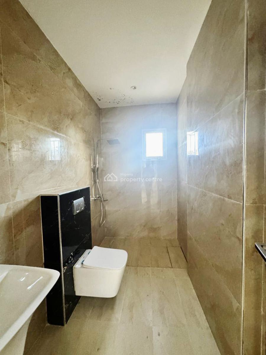 a Well Well Built 2 Bedroom Apartment with Good Finishing  ,gym & Pool, Victoria Island (vi), Lagos, Flat / Apartment for Sale