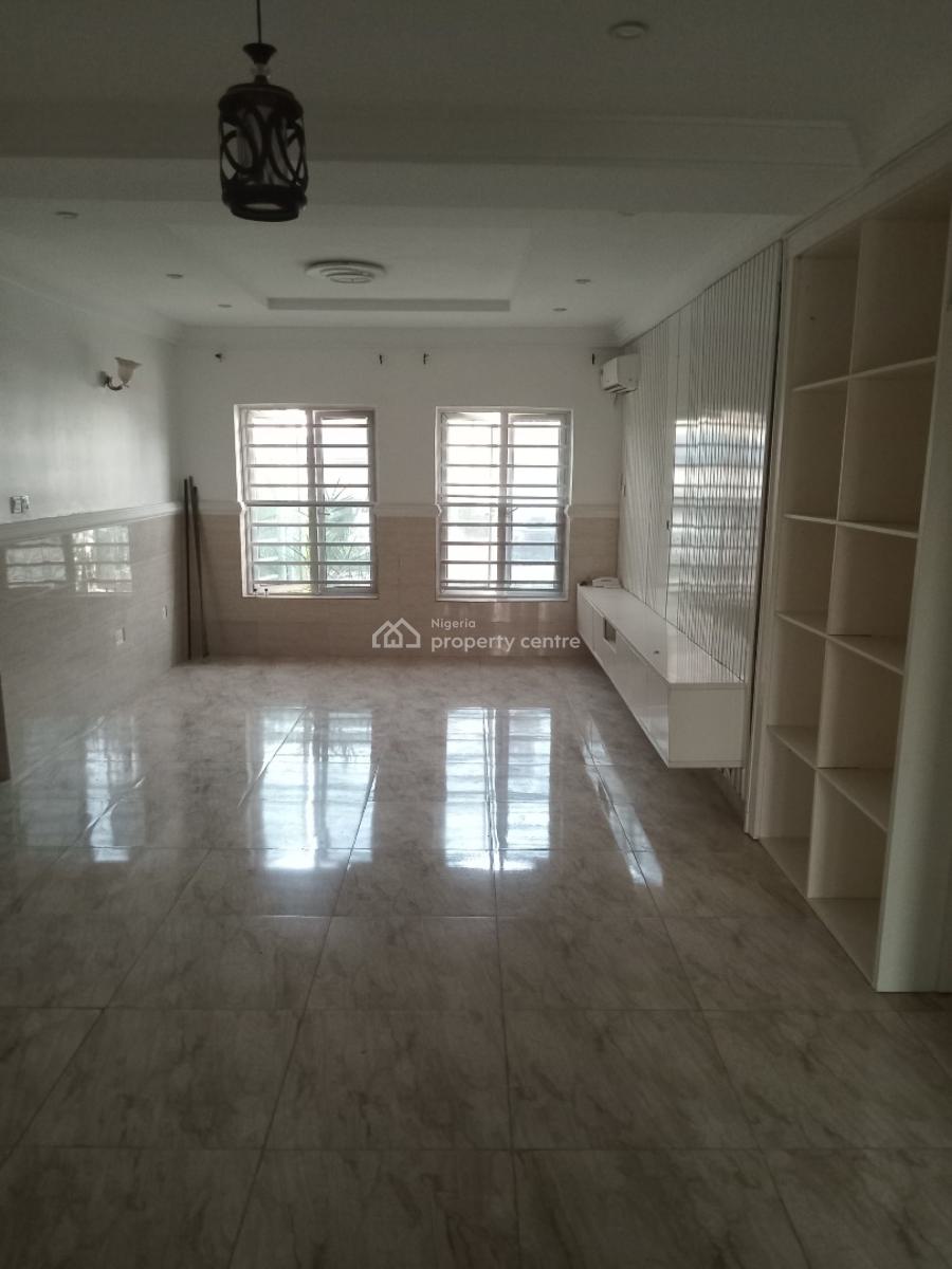 a Well-built Spacious & Serviced 3-bedroom Flat, Opposite Nicon Junction Maitama.( Video of The House Is Attached)., Katampe, Abuja, Flat / Apartment for Rent