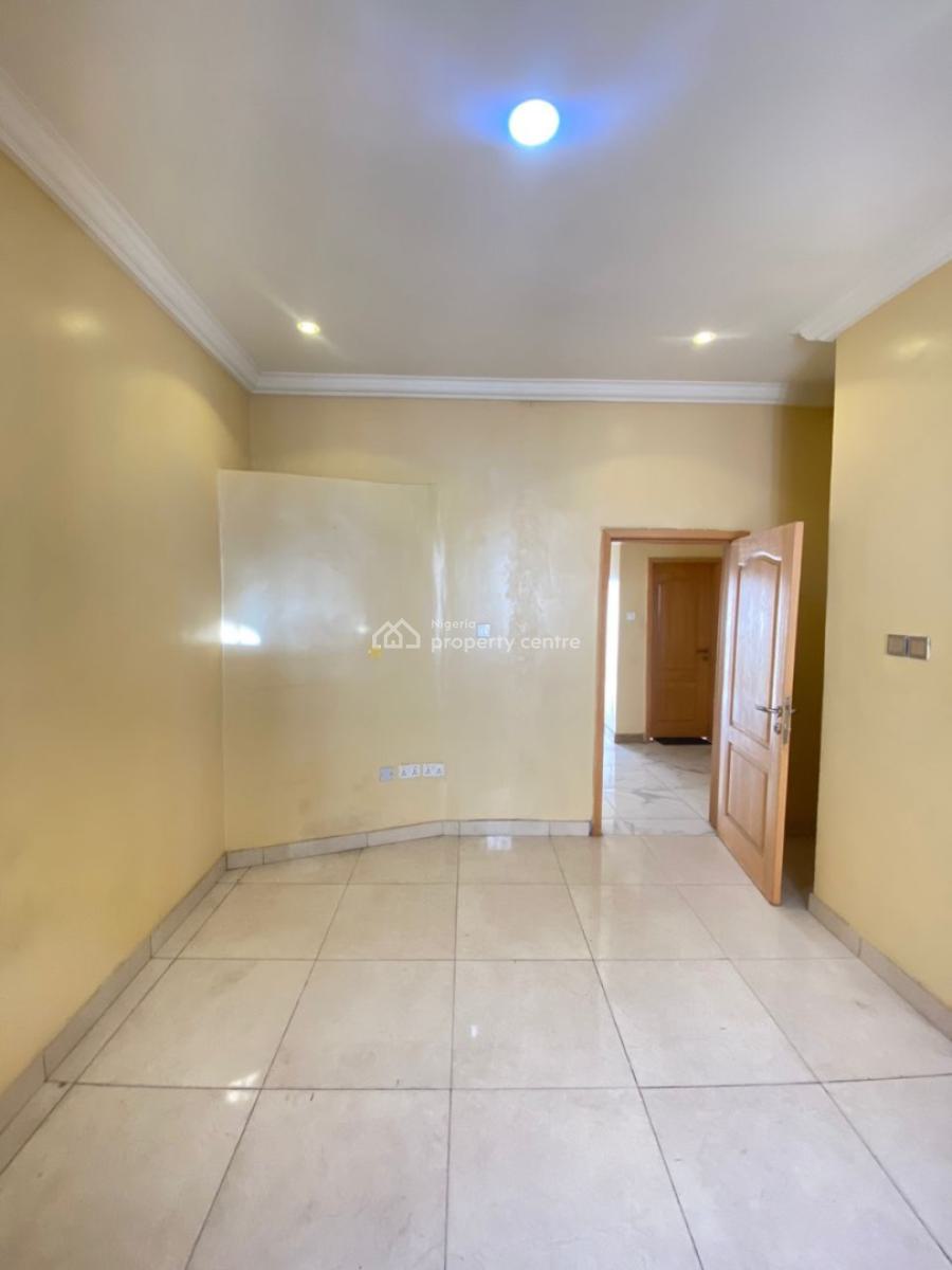 Self Contained with Shared Kitchen in an Estate, Chevron, Lekki, Lagos, Self Contain (single Rooms) for Rent