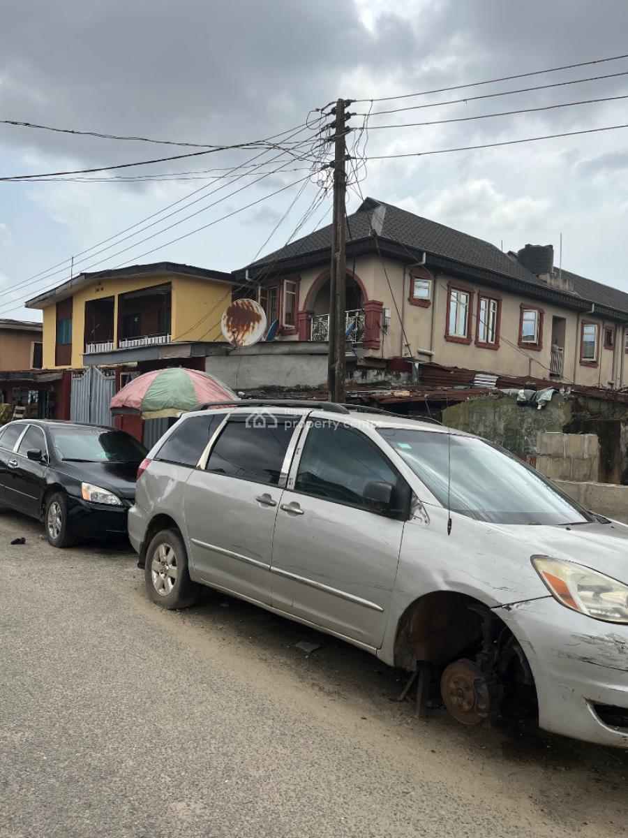 Giveaway Storey  Building Up for Grab, Off Ijesha Road, Ijesha, Surulere, Lagos, Block of Flats for Sale