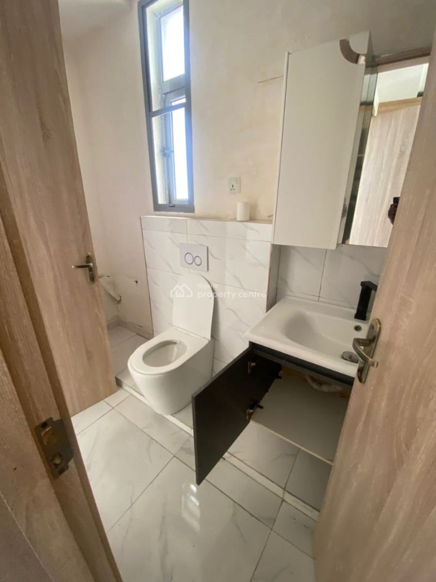 Executive Nice and Spacious Luxury 2/3bedroom Apartment, Pinnock Beach Estate, Osapa, Lekki, Lagos, Flat / Apartment for Rent