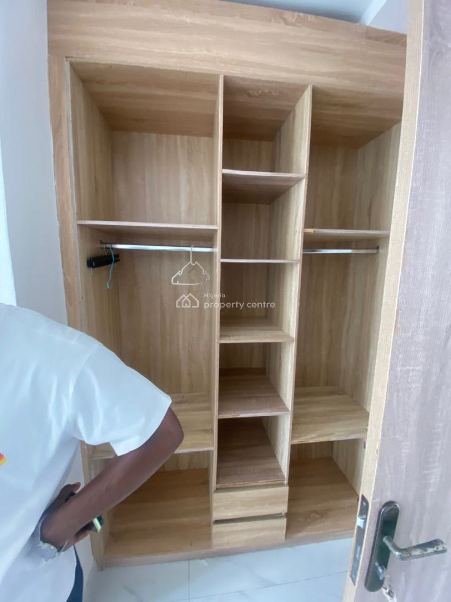 Executive Nice and Spacious Luxury 2/3bedroom Apartment, Pinnock Beach Estate, Osapa, Lekki, Lagos, Flat / Apartment for Rent