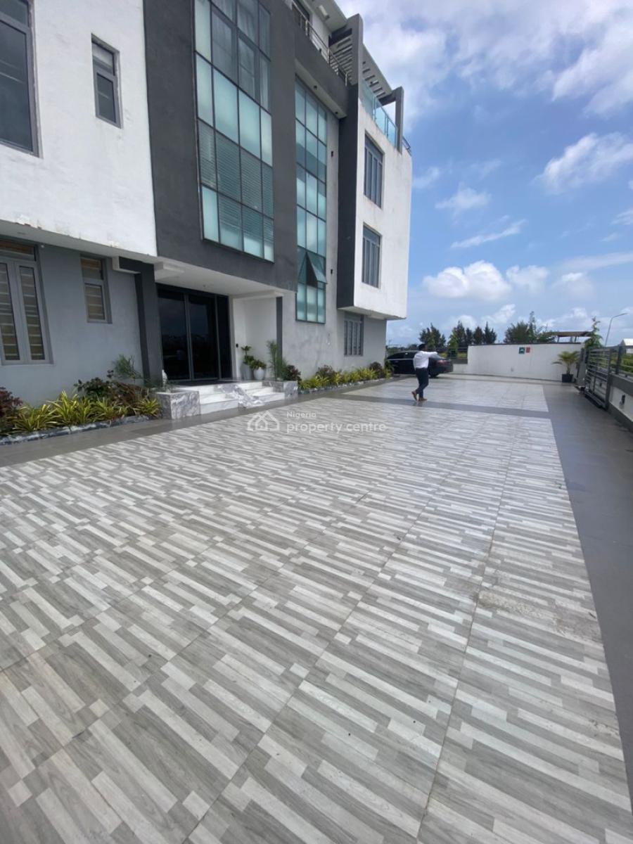 Executive Nice and Spacious Luxury 2/3bedroom Apartment, Pinnock Beach Estate, Osapa, Lekki, Lagos, Flat / Apartment for Rent