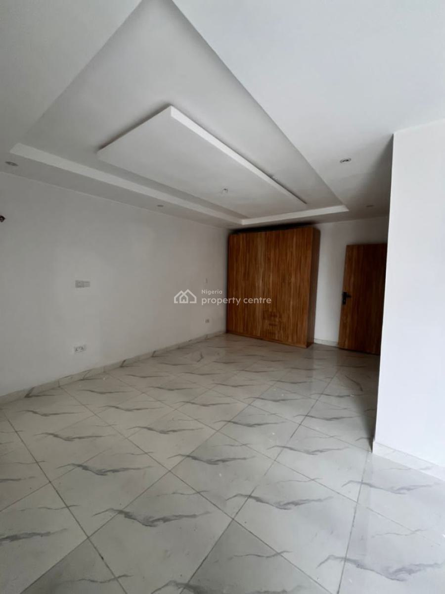 Executive Nice and Spacious Luxury 2/3bedroom Apartment, Pinnock Beach Estate, Osapa, Lekki, Lagos, Flat / Apartment for Rent