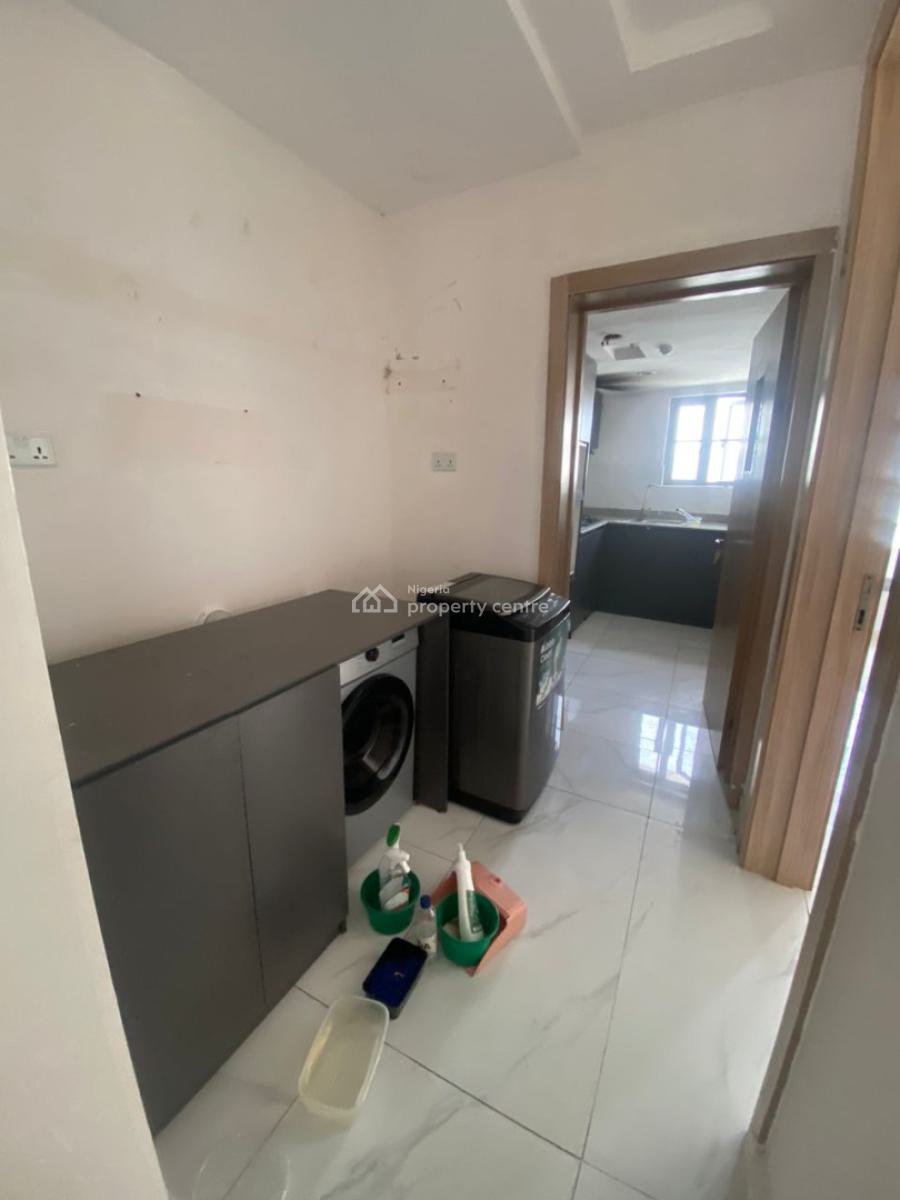 Executive Nice and Spacious Luxury 2/3bedroom Apartment, Pinnock Beach Estate, Osapa, Lekki, Lagos, Flat / Apartment for Rent