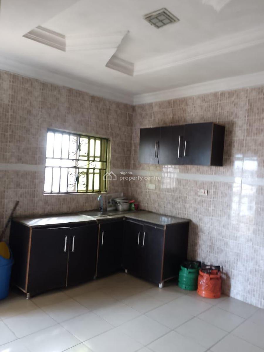 Standard Room in a Flat, Aptech Estate, Sangotedo, Ajah, Lagos, Self Contain (single Rooms) for Rent