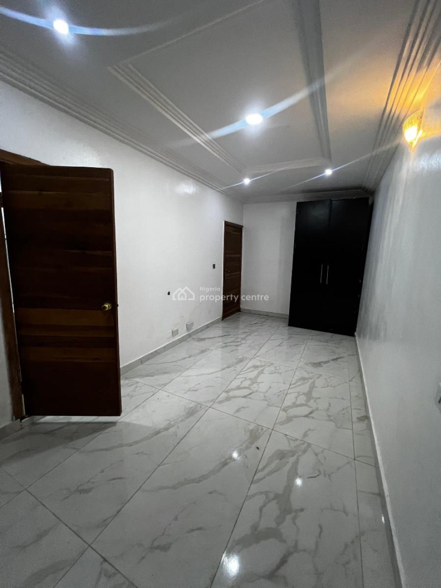 Well Renovated Serviced 2 Bedroom Apartment, Freedom Way, Lekki Phase 1, Lekki, Lagos, Flat / Apartment for Rent