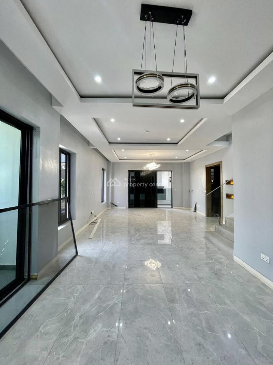 Good Deal. Exquisite 4 Bedroom Maisonette with Swimming Pool, Lekki Phase 1, Lekki, Lagos, Flat / Apartment for Sale