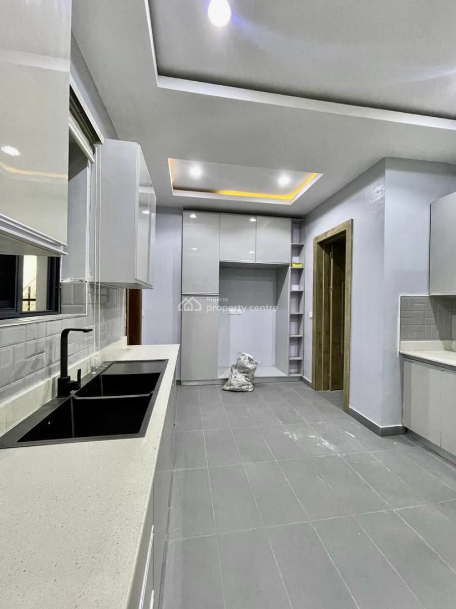 Good Deal. Exquisite 4 Bedroom Maisonette with Swimming Pool, Lekki Phase 1, Lekki, Lagos, Flat / Apartment for Sale