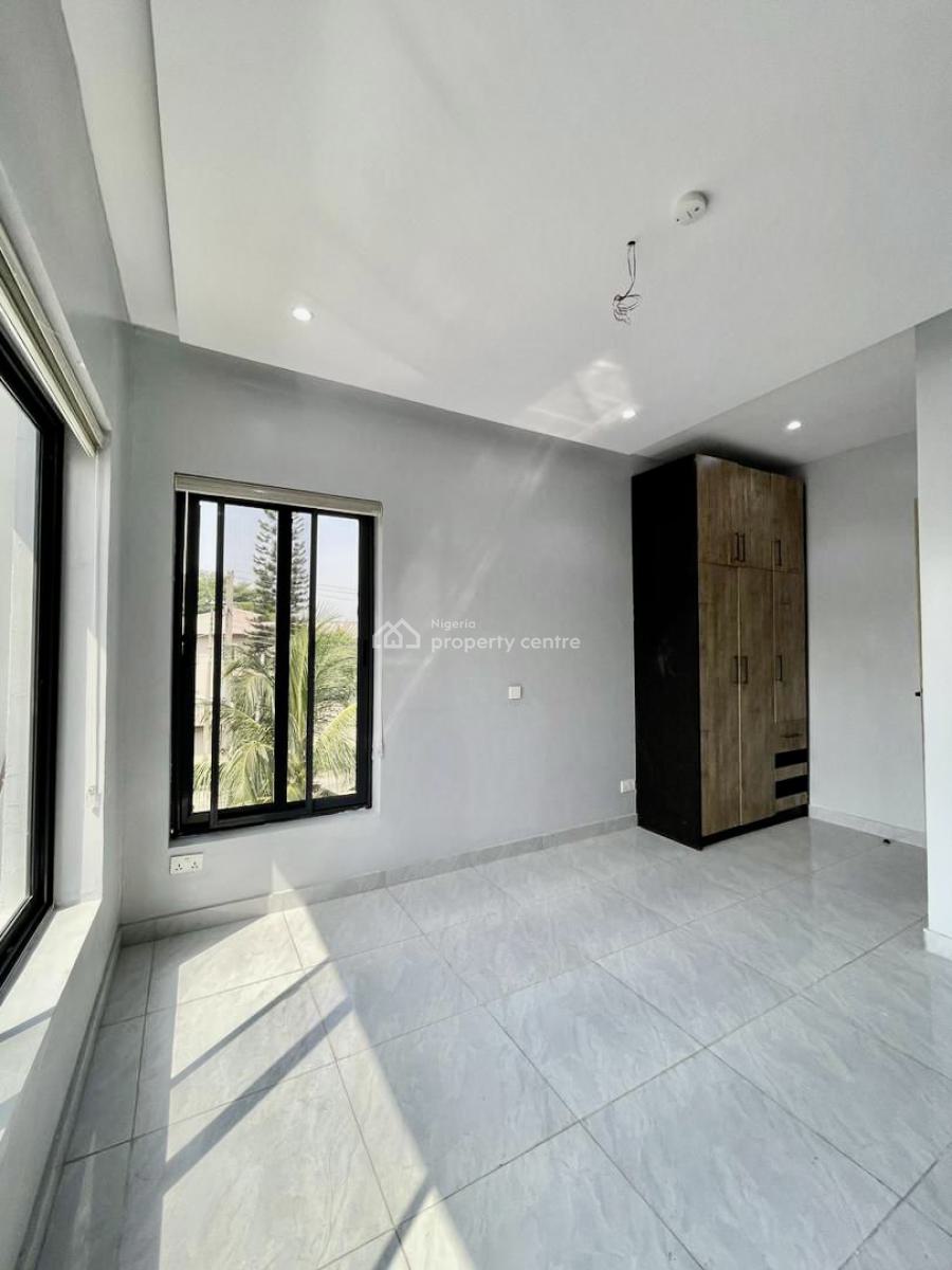 Good Deal. Exquisite 4 Bedroom Maisonette with Swimming Pool, Lekki Phase 1, Lekki, Lagos, Flat / Apartment for Sale