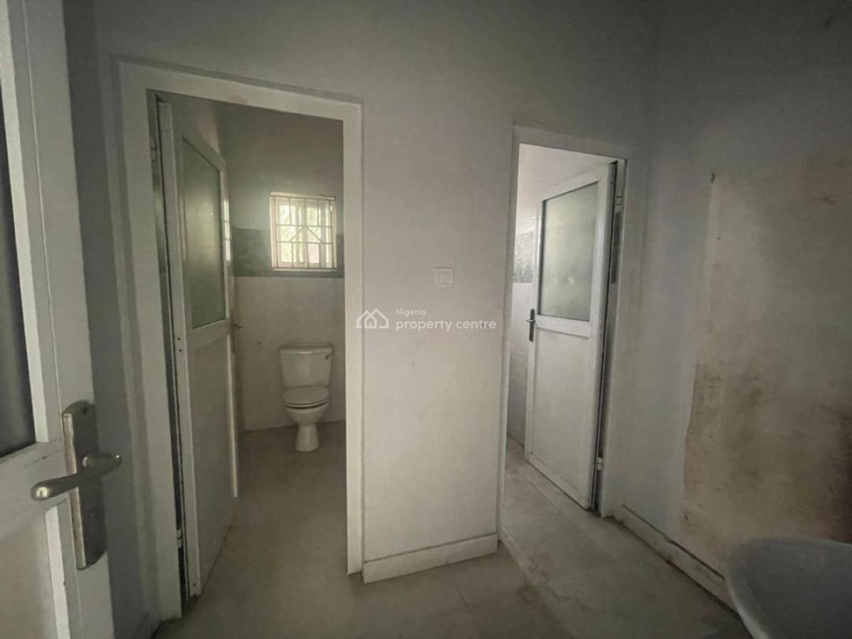 a Well Situated Massive Cornerpiece Detached Open-plan Bungalow, Lekki Phase 1, Lekki, Lagos, Office Space for Rent
