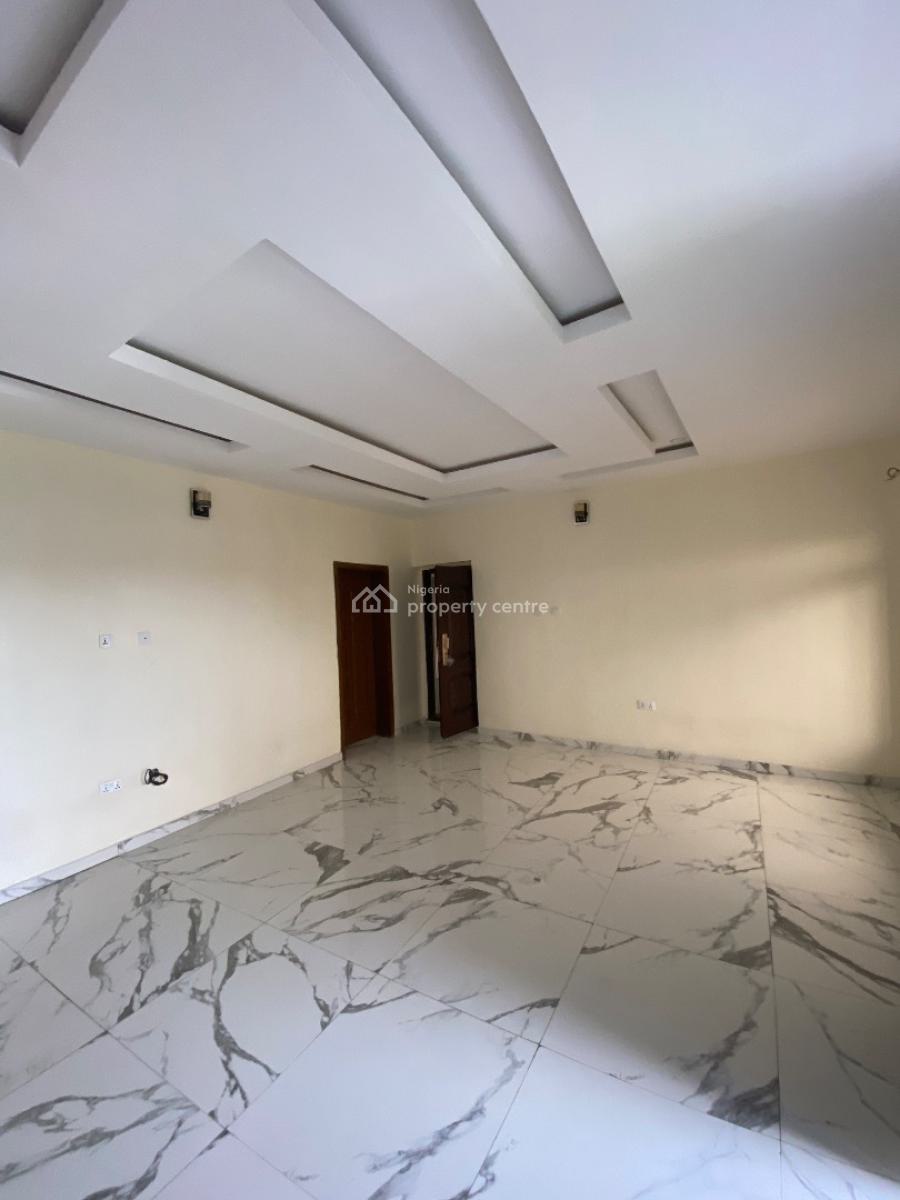 Standard 3 Bedroom Apartment Upstairs, in an Estate Before Novare Mall Sangotedo, Lekki Expressway, Lekki, Lagos, Flat / Apartment for Rent