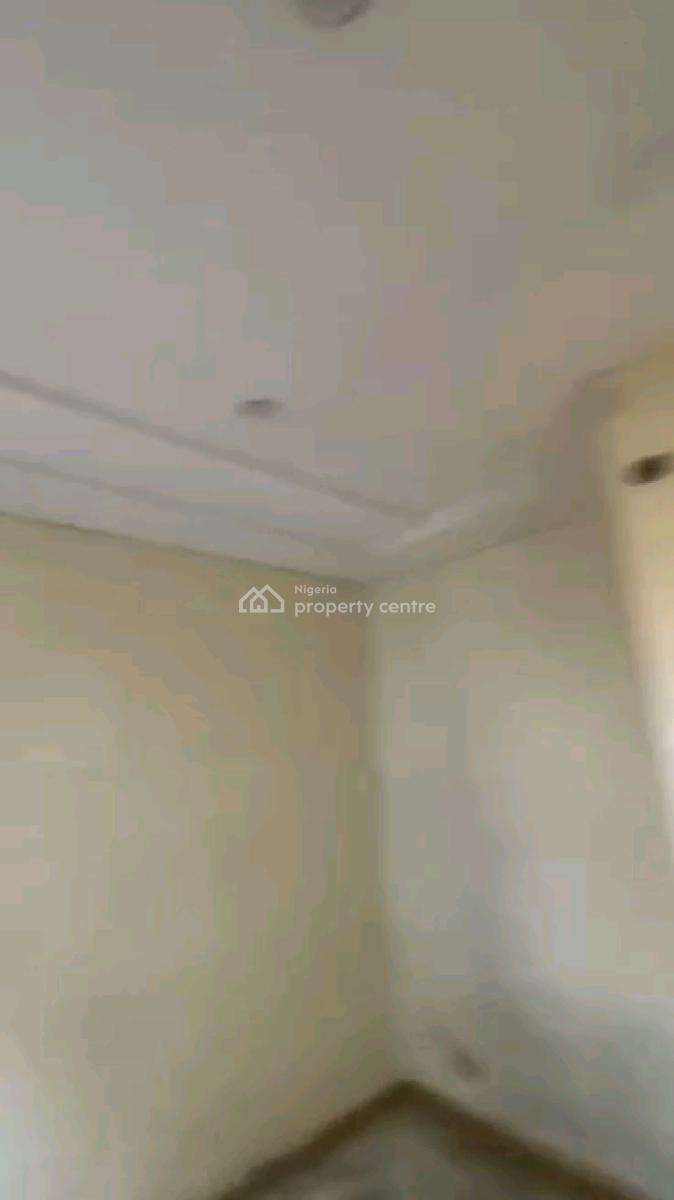 Standard and Spacious 2 Bedroom Flat, Alagomeji, Alagomeji, Yaba, Lagos, Flat / Apartment for Rent