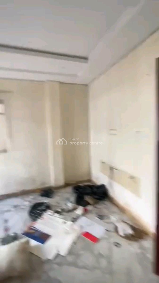 Standard and Spacious 2 Bedroom Flat, Alagomeji, Alagomeji, Yaba, Lagos, Flat / Apartment for Rent