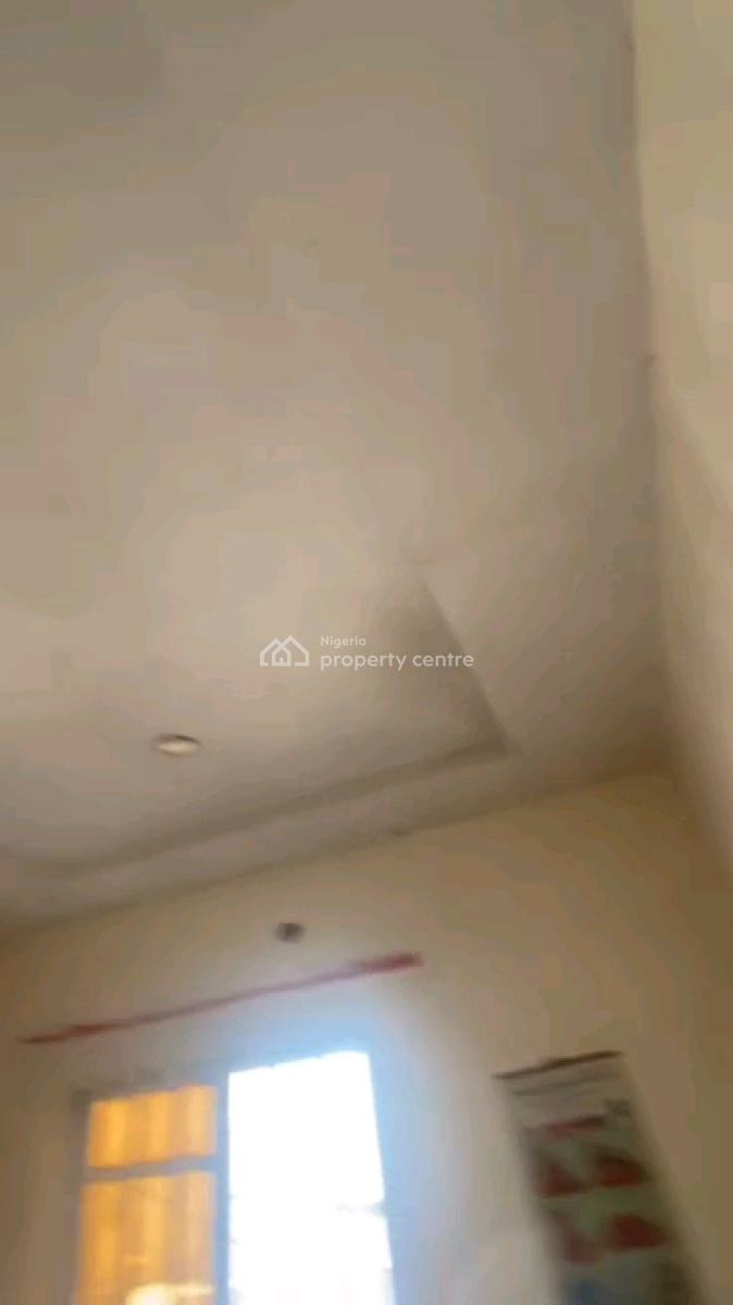 Standard and Spacious 2 Bedroom Flat, Alagomeji, Alagomeji, Yaba, Lagos, Flat / Apartment for Rent