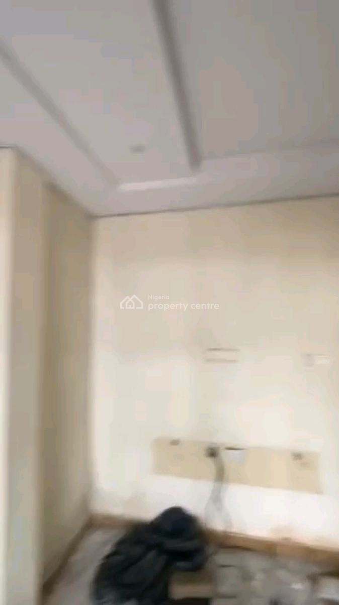 Standard and Spacious 2 Bedroom Flat, Alagomeji, Alagomeji, Yaba, Lagos, Flat / Apartment for Rent