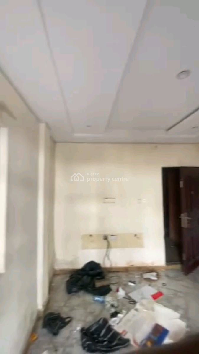 Standard and Spacious 2 Bedroom Flat, Alagomeji, Alagomeji, Yaba, Lagos, Flat / Apartment for Rent