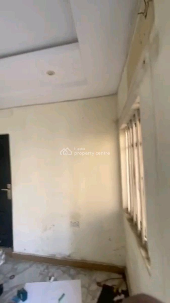 Standard and Spacious 2 Bedroom Flat, Alagomeji, Alagomeji, Yaba, Lagos, Flat / Apartment for Rent