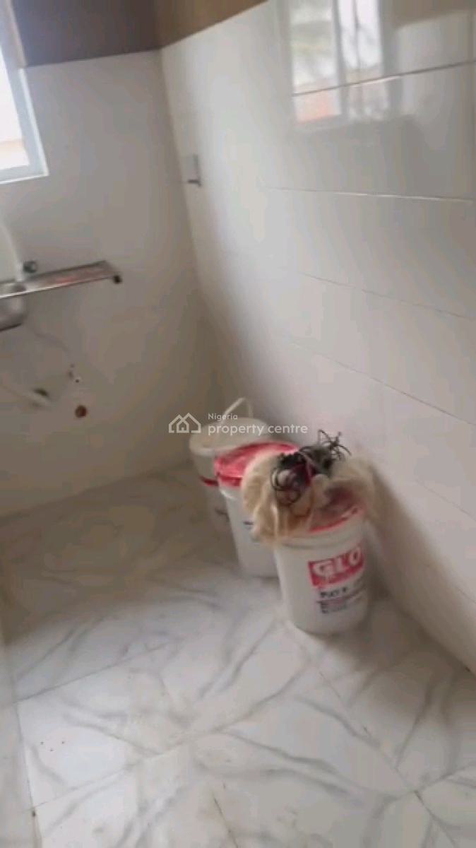 Standard and Spacious Mini Flat, Adekunle, Adekunle, Yaba, Lagos, Mini Flat (room and Parlour) for Rent