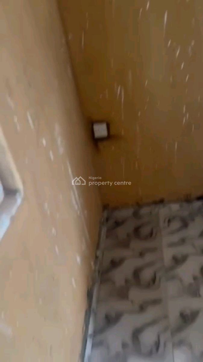 Standard and Spacious Mini Flat, Adekunle, Adekunle, Yaba, Lagos, Mini Flat (room and Parlour) for Rent