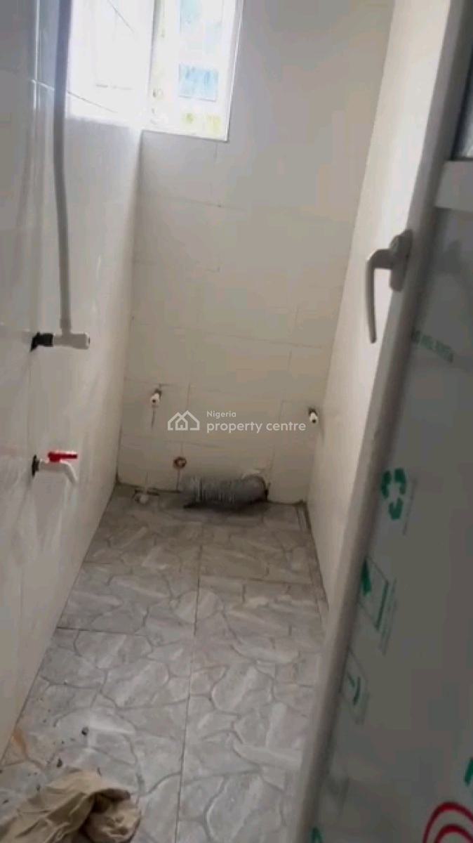 Standard and Spacious Mini Flat, Adekunle, Adekunle, Yaba, Lagos, Mini Flat (room and Parlour) for Rent