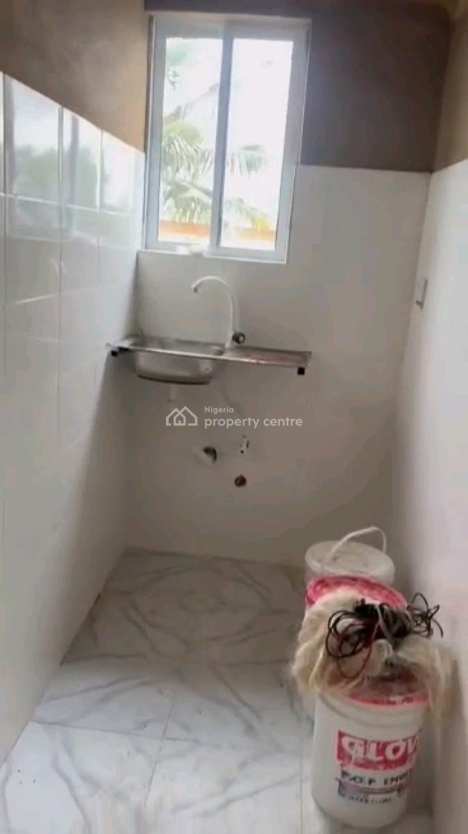 Standard and Spacious Mini Flat, Adekunle, Adekunle, Yaba, Lagos, Mini Flat (room and Parlour) for Rent