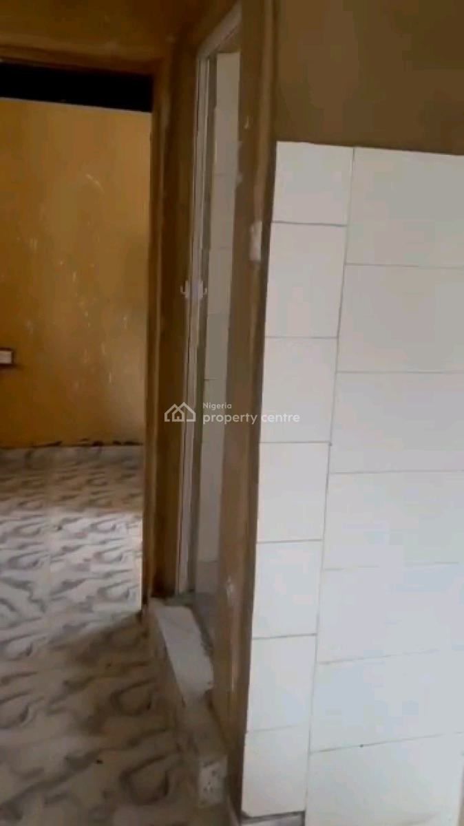 Standard and Spacious Mini Flat, Adekunle, Adekunle, Yaba, Lagos, Mini Flat (room and Parlour) for Rent