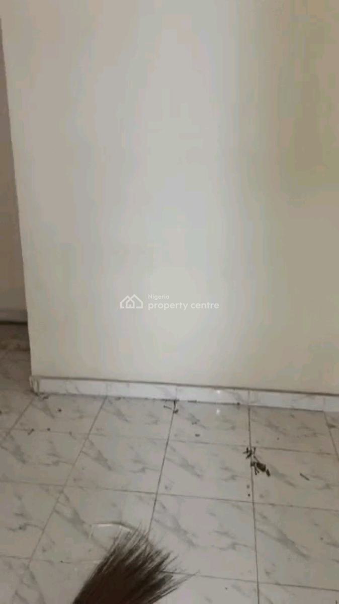 Standard and Spacious Mini Flat, Adekunle, Adekunle, Yaba, Lagos, Mini Flat (room and Parlour) for Rent