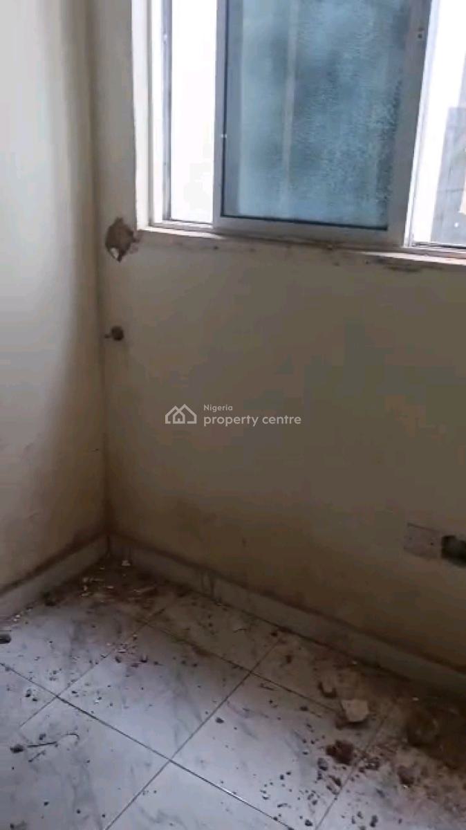 Standard and Spacious Mini Flat, Adekunle, Adekunle, Yaba, Lagos, Mini Flat (room and Parlour) for Rent