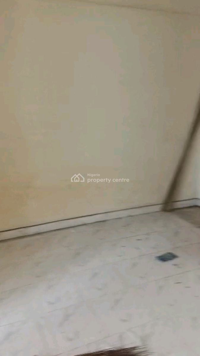 Standard and Spacious Mini Flat, Adekunle, Adekunle, Yaba, Lagos, Mini Flat (room and Parlour) for Rent