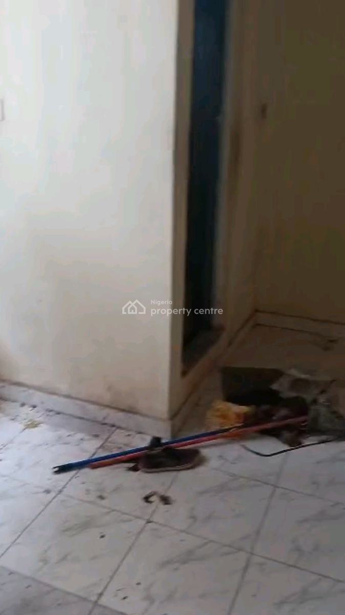 Standard and Spacious Mini Flat, Adekunle, Adekunle, Yaba, Lagos, Mini Flat (room and Parlour) for Rent