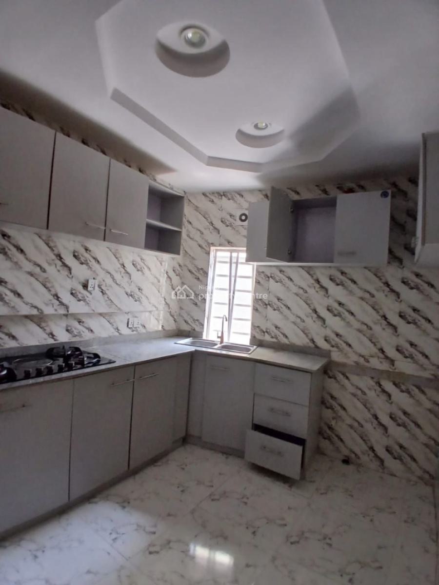 Executive 2 Bedroom Flat, Ramat Crescent, Ogudu, Lagos, Flat / Apartment for Rent