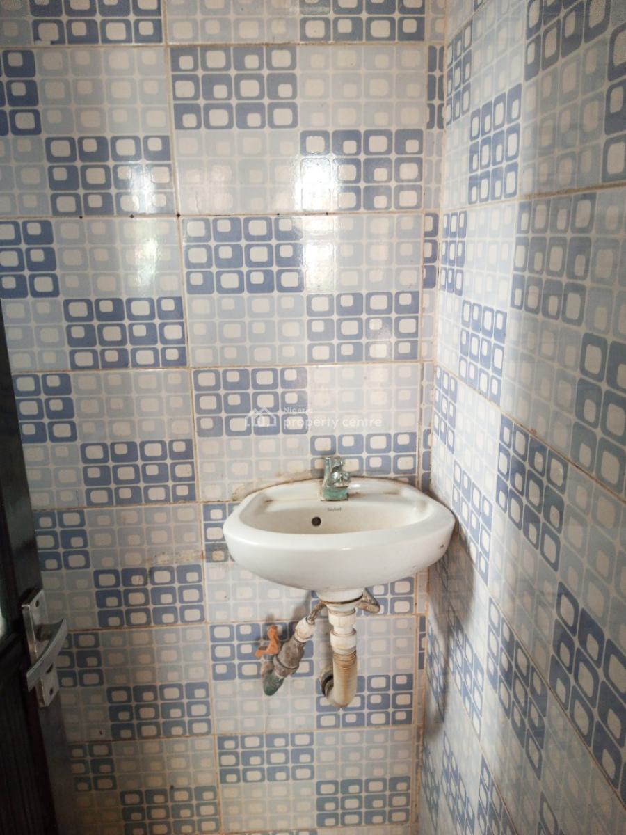 Neat 2 Bedroom Flat Close to The Road, Badore, Ajah, Lagos, Flat / Apartment for Rent