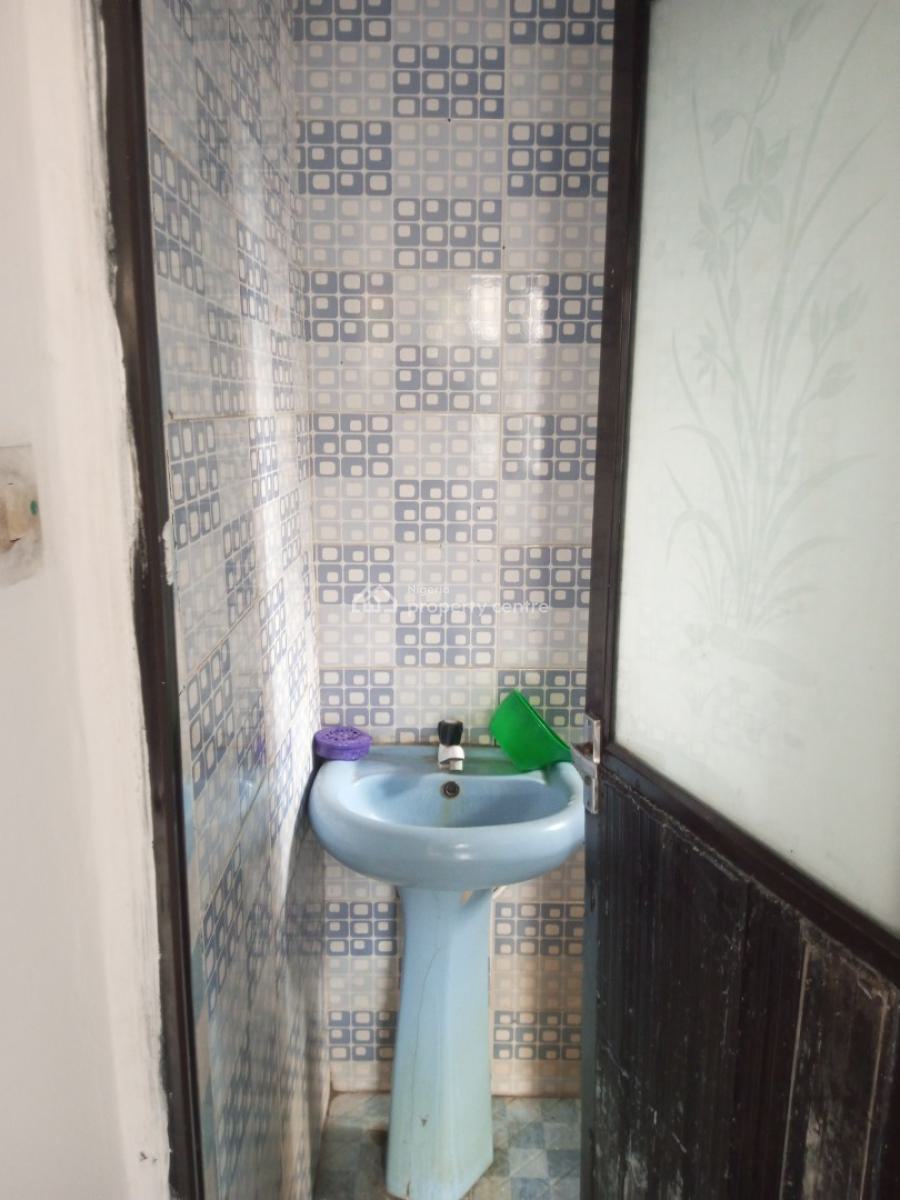 Neat 2 Bedroom Flat Close to The Road, Badore, Ajah, Lagos, Flat / Apartment for Rent