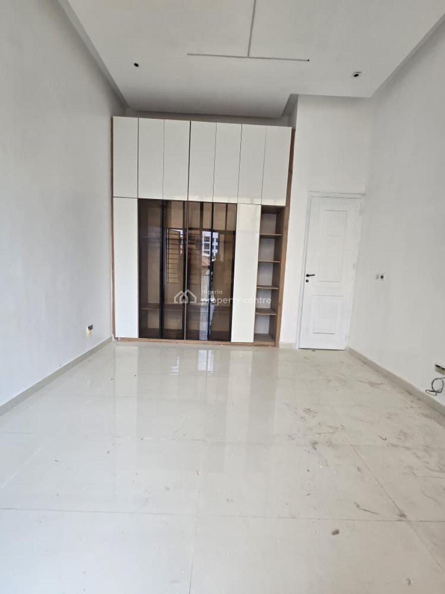 Aesthetically Pleasing 3 Bedroom Apartment with a Pool and a Gym, Lekki Phase 1, Lekki, Lagos, House for Sale