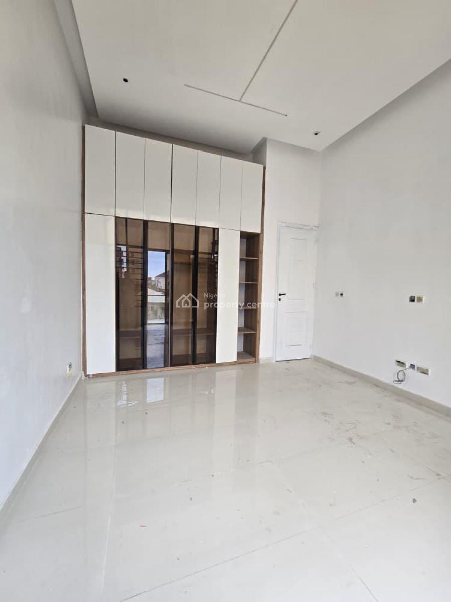 Aesthetically Pleasing 3 Bedroom Apartment with a Pool and a Gym, Lekki Phase 1, Lekki, Lagos, House for Sale