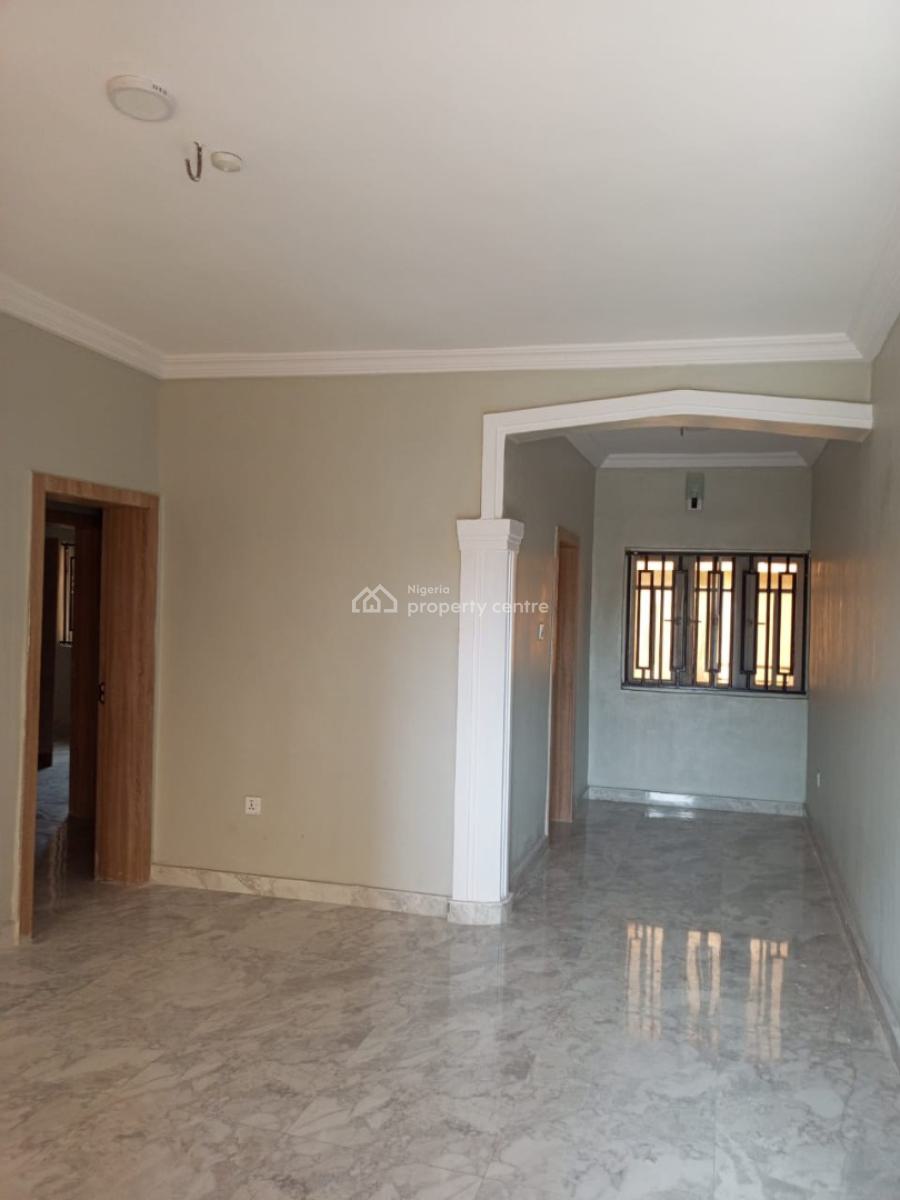 2 Bedroom Apartment Upstairs, Lekki, Lagos, Flat / Apartment for Rent