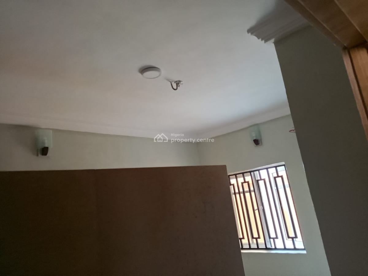 2 Bedroom Apartment Upstairs, Lekki, Lagos, Flat / Apartment for Rent