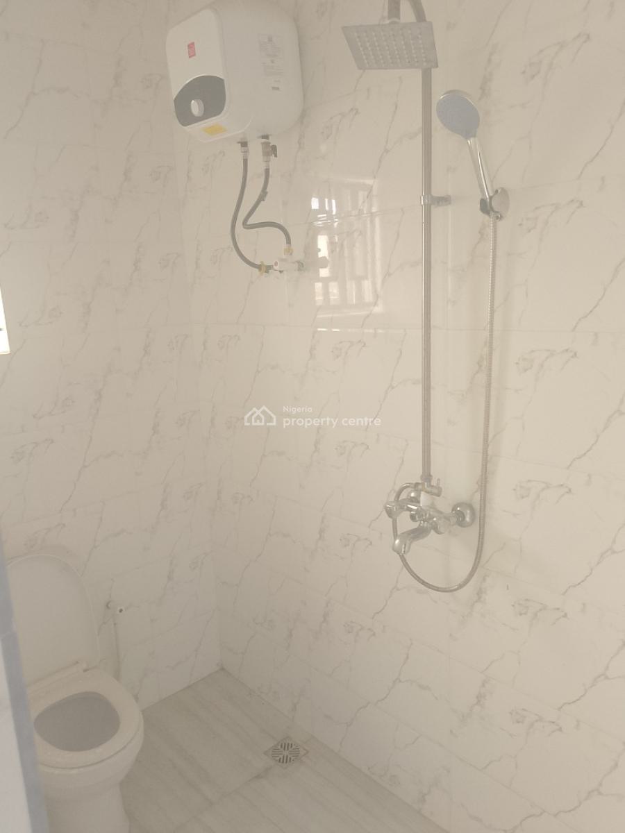 2 Bedroom Apartment Upstairs, Lekki, Lagos, Flat / Apartment for Rent