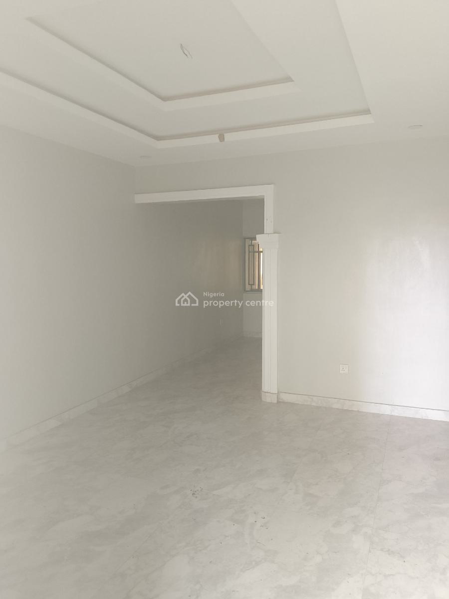 2 Bedroom Apartment Upstairs, Lekki, Lagos, Flat / Apartment for Rent