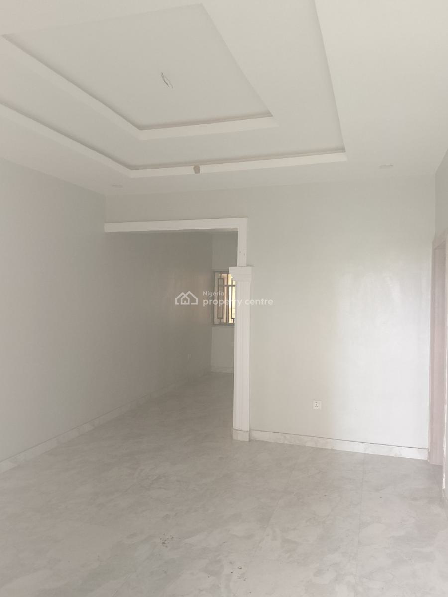 2 Bedroom Apartment Upstairs, Lekki, Lagos, Flat / Apartment for Rent