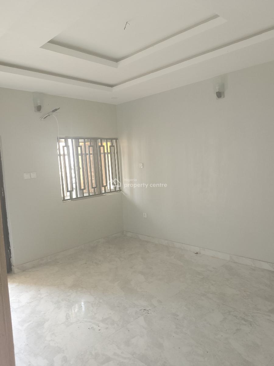 2 Bedroom Apartment Upstairs, Lekki, Lagos, Flat / Apartment for Rent