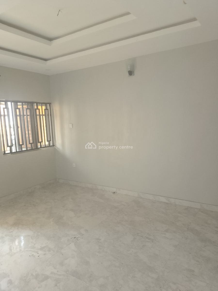 2 Bedroom Apartment Upstairs, Lekki, Lagos, Flat / Apartment for Rent